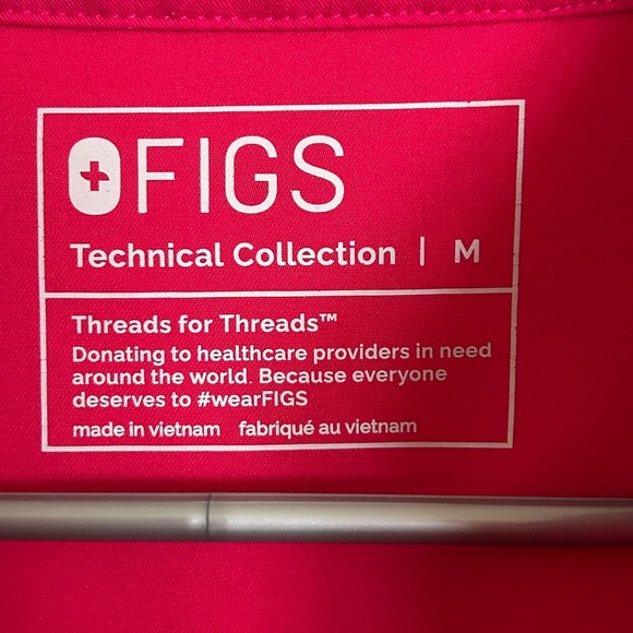 Oversized Figs Rafaela scrub top Shocking Pink - Picture 7 of 11